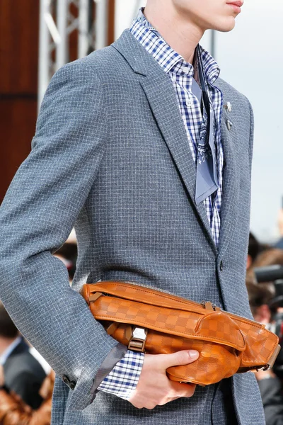 Look 7